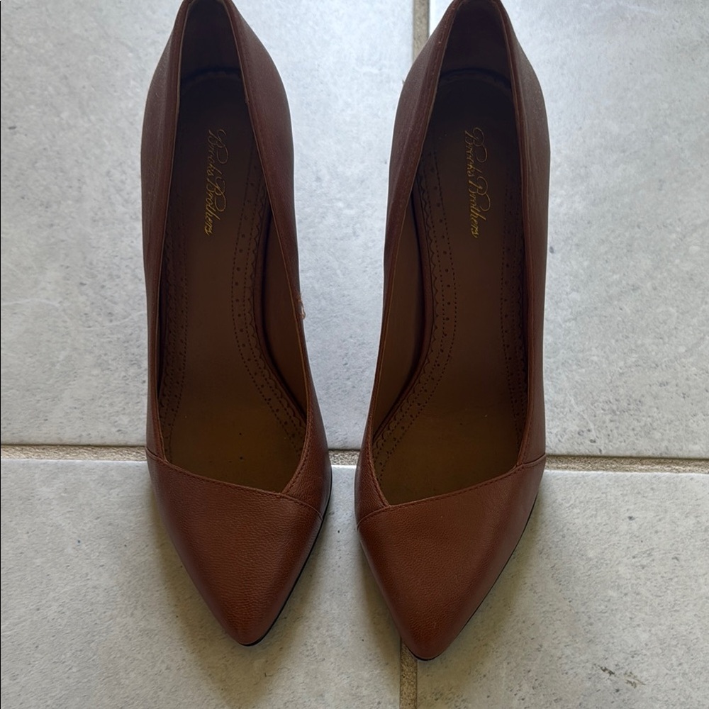 Elegant Brooks Brothers Brown Pumps